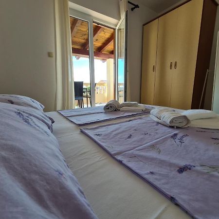 Apartman Karmen Barbat na Rabu 外观 照片