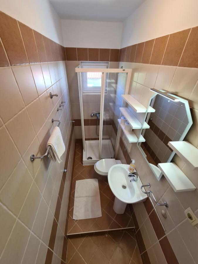 Apartman Karmen Barbat na Rabu 外观 照片